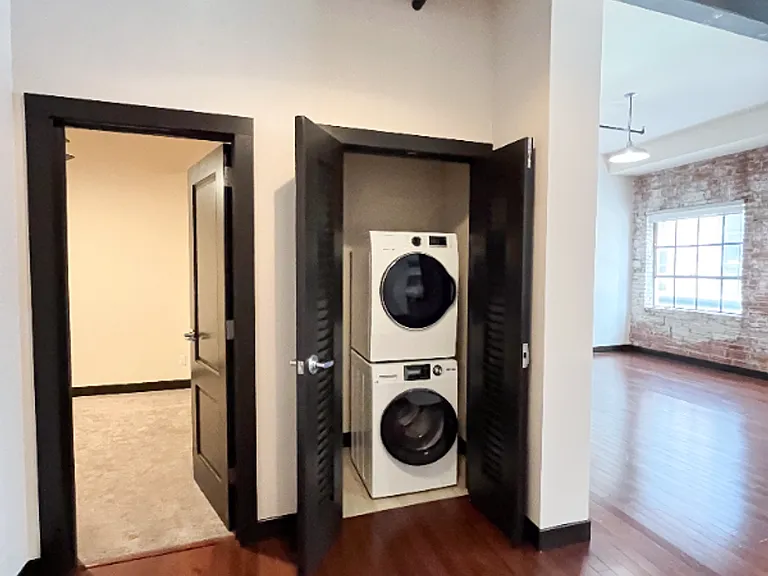 Urban Sophistication at the Detroit Lofts — Photo 14