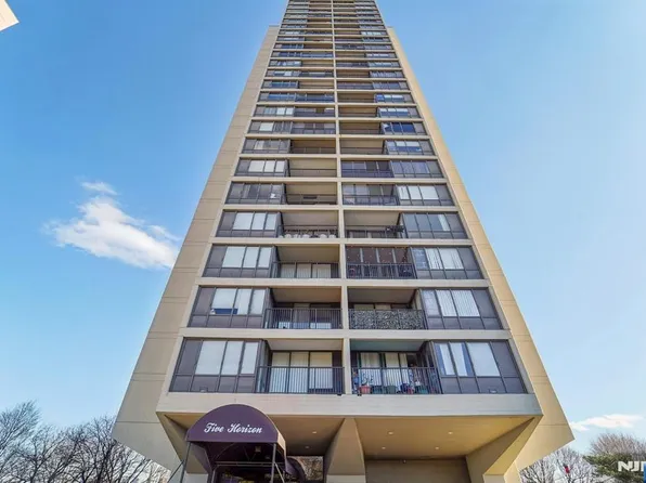 5 Horizon Rd APT 2504, Fort Lee, NJ 07024