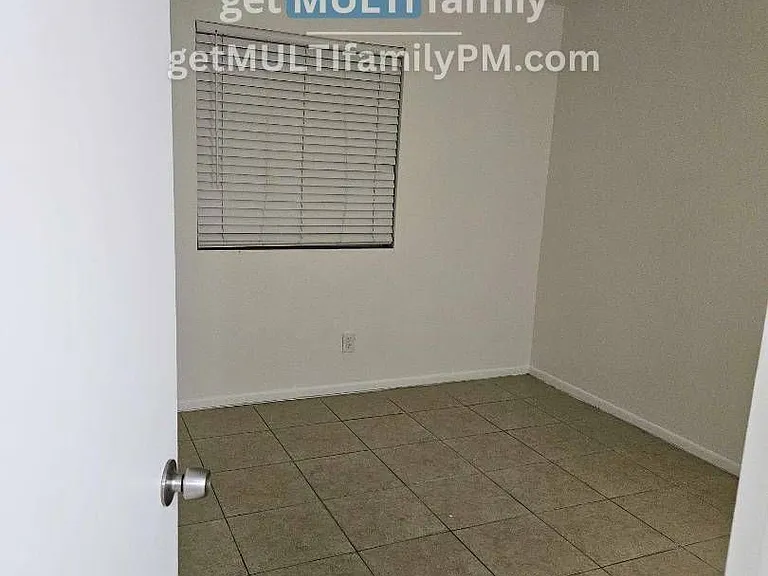 Hayden Terrace — Photo 44