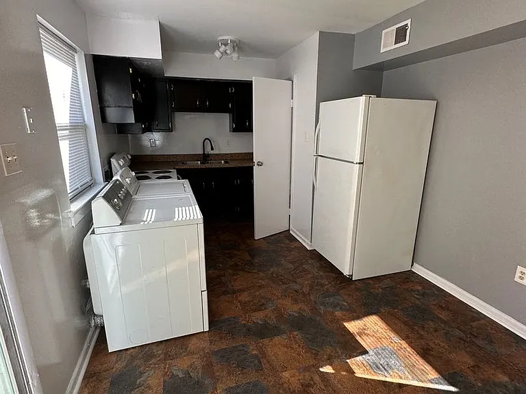 2115 Binford Ln — Photo 13