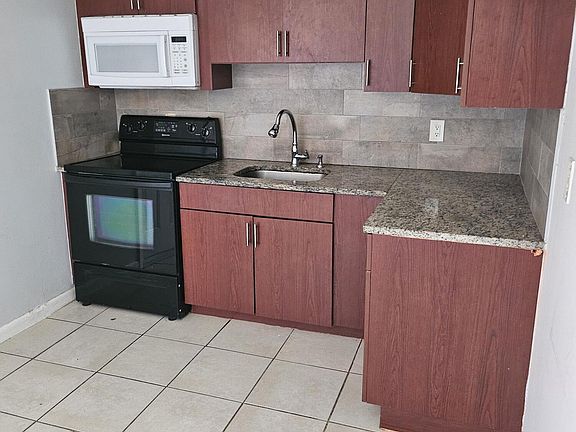 5th image of 1016 McIntosh St