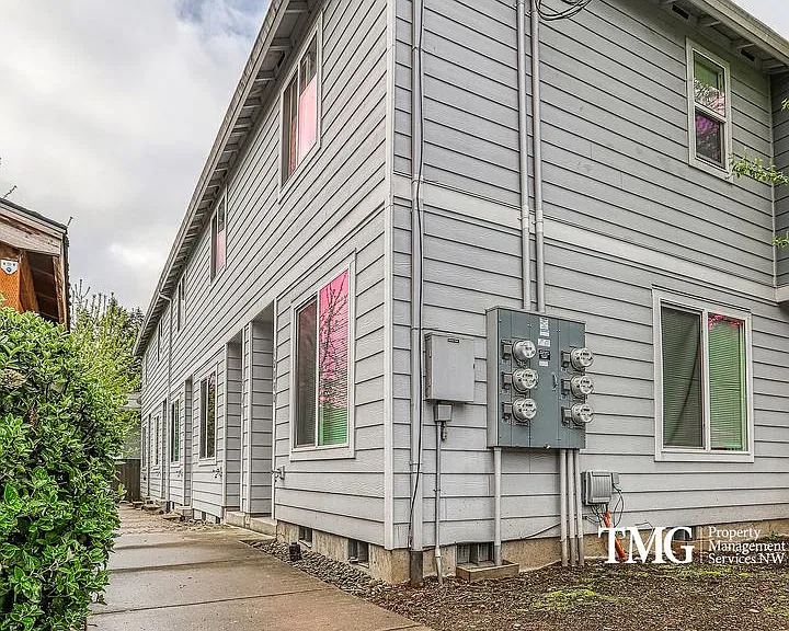 12140-12156 SE Bush St — Photo 25