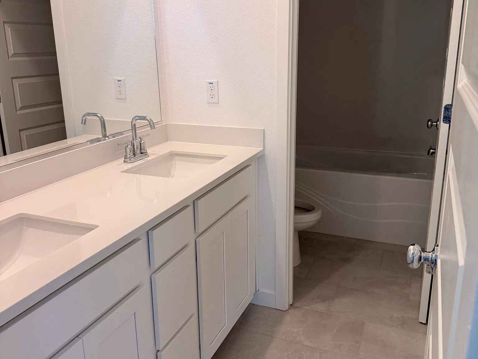 5 bed, 2612 sqft, $3,900 — Photo 4