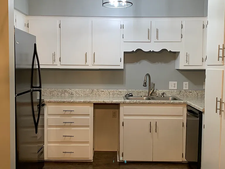 44 White Oak St #8 — Photo 4