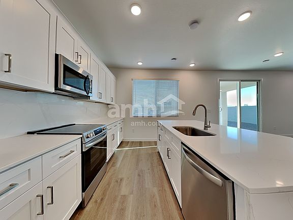 4th image of 9817 W Parkway Dr
