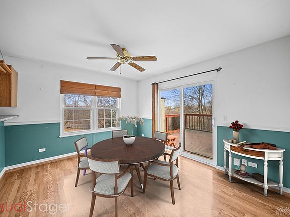 5th image of 542 Tewksbury Cir