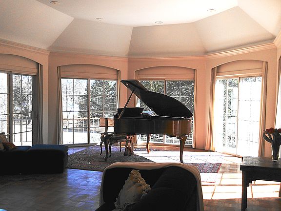 12' Ceiling LR to Terrace