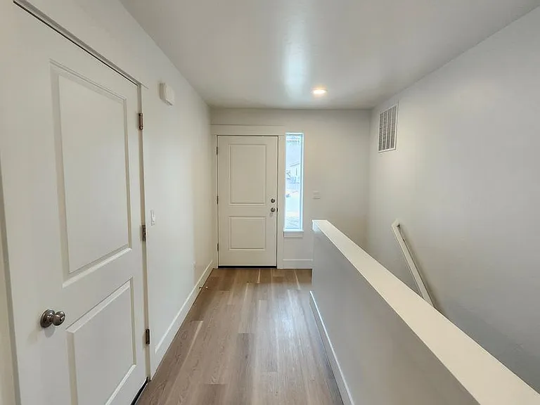 859 Duke Ln — Photo 2