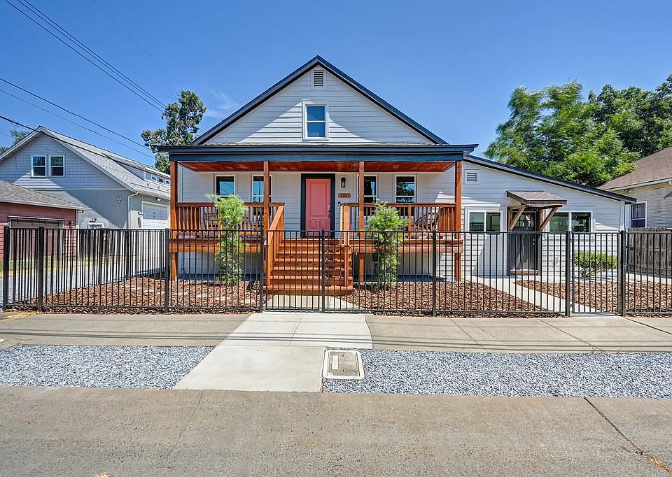 1st image of 3309-3307 37th St