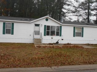 451 Cedar Brk, Howard City, MI 49329