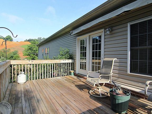 5th image of 152 Upland Dr