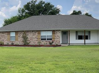 951 Whippoorwill Dr, Lake Charles, LA 70611