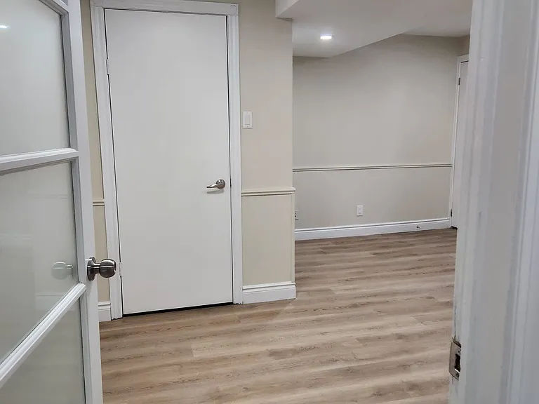 464 Thorndale Dr #BASEMENT — Photo 20