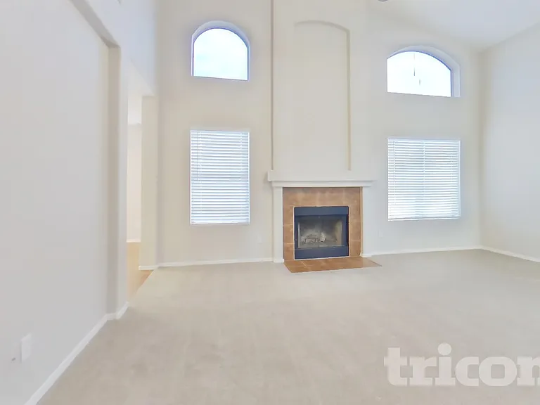 17220 N Wavyleaf Ave — Photo 3