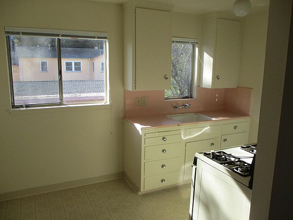 4th image of 339 S 11th St #6