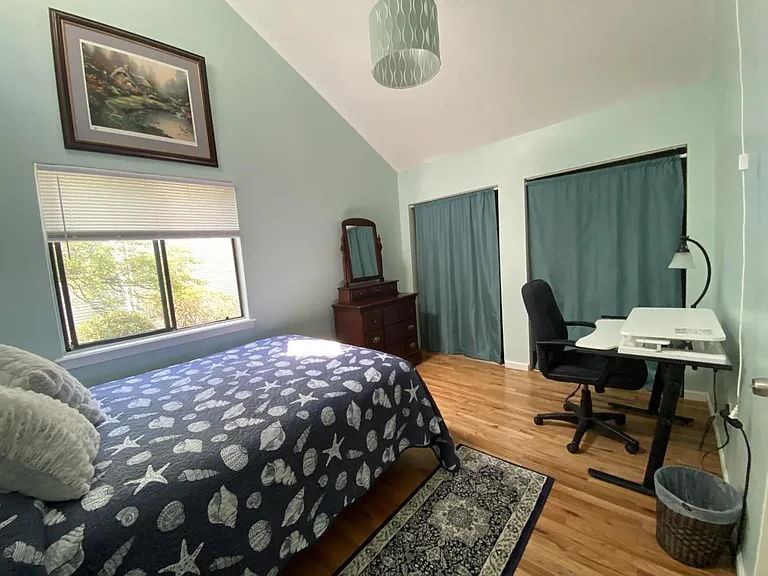 2nd Bedroom - Photo 2