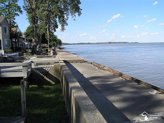 5th image of 12144 N Lakeshore Dr