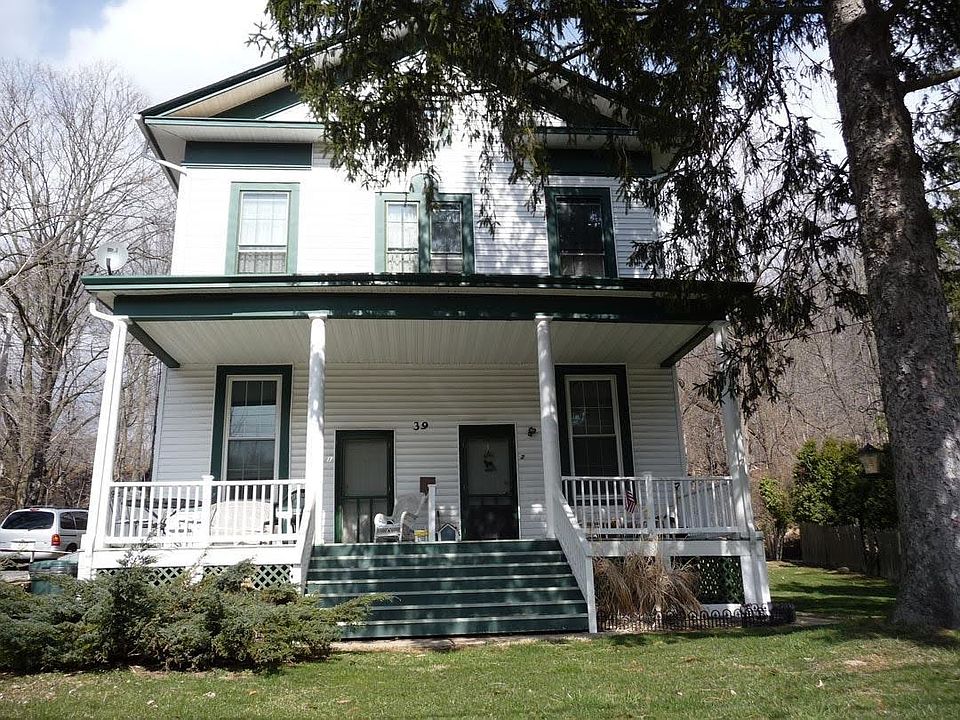 Entrance on right side, second floor unit #4