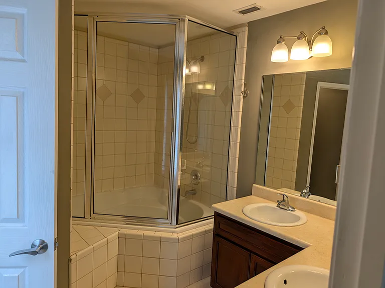 3327 Golden Rain Dr — Photo 29