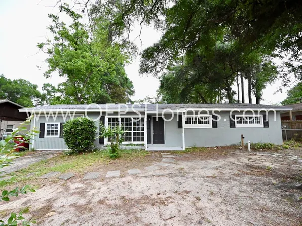 131 Adkinson Dr, Crestview, FL 32536