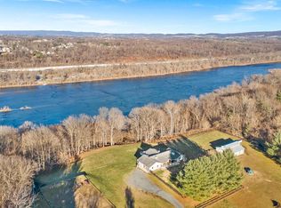 39586 Froggatt Ln, Lovettsville, VA 20180