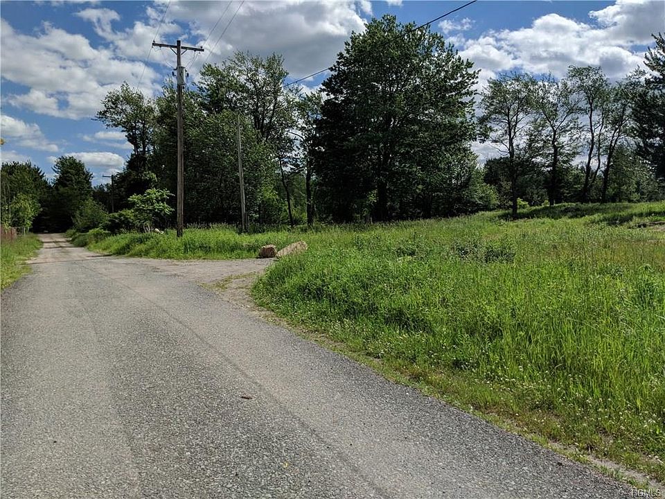 2nd image of 92 Fairground Rd