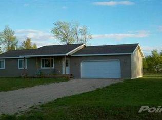 10905 Elizabethtown Dr, Interlochen, MI 49643