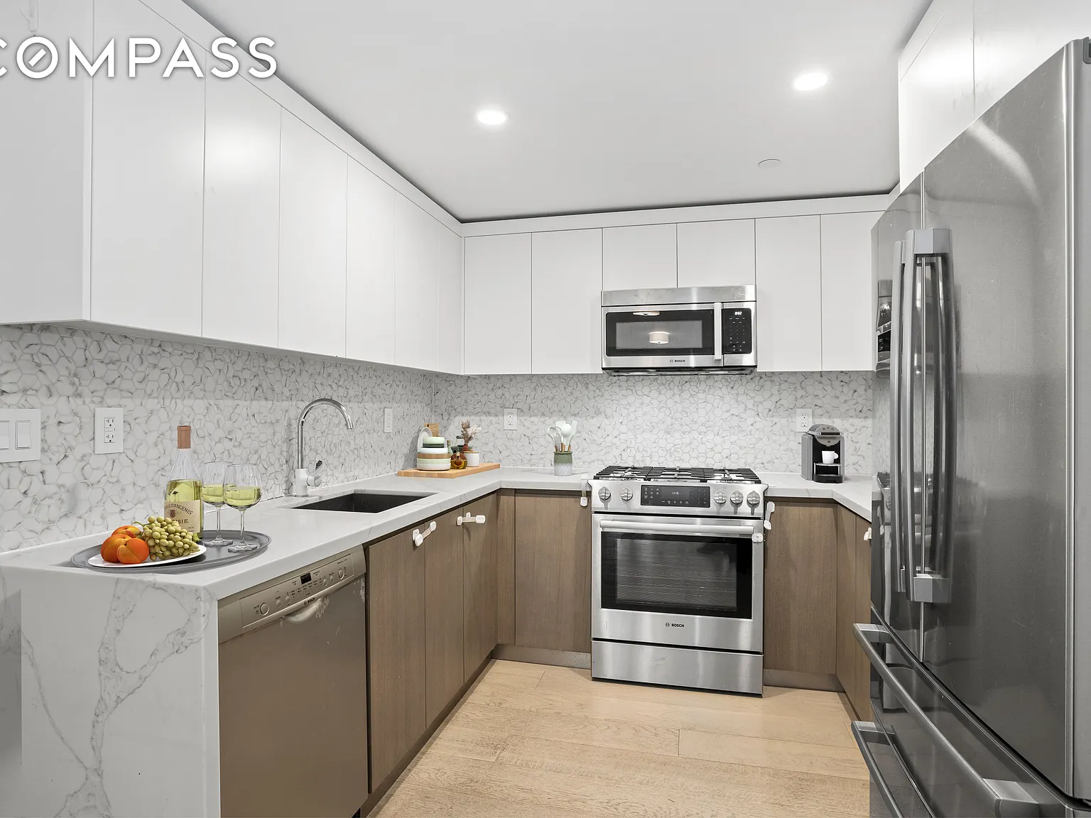 2 bed, 2.0 bath, 935 sqft, $3,800 — Photo 2
