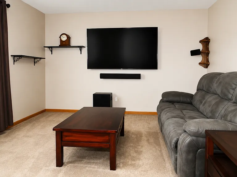 2217 Twin Lakes Ct — Photo 5