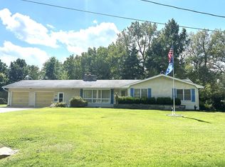 115 Sherwood Dr, Carlinville, IL 62626