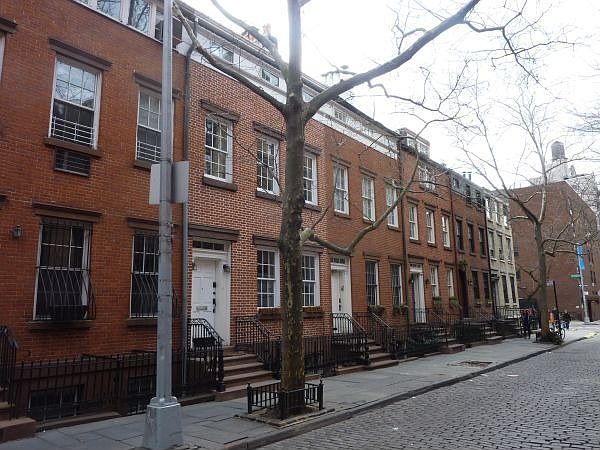 1st image of 42 Bank St APT 15