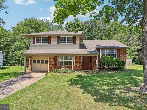 137 Woodshade Dr, Newark, DE 19702
