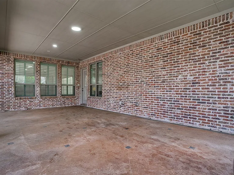 1071 Jennala Dr — Photo 29