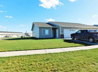 1610 35th Ave SE, Minot, ND 58701