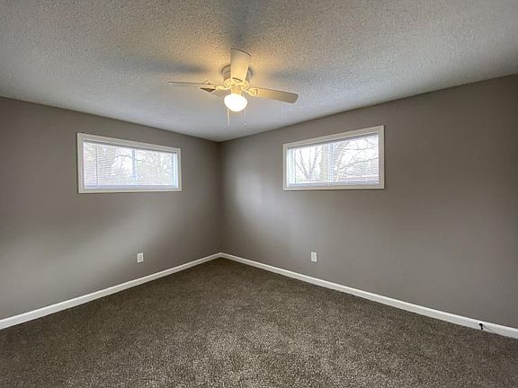 4th image of 1612 Robin Hood Ln