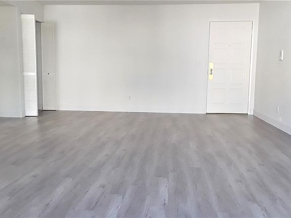 2nd image of 1527 9th St APT 203