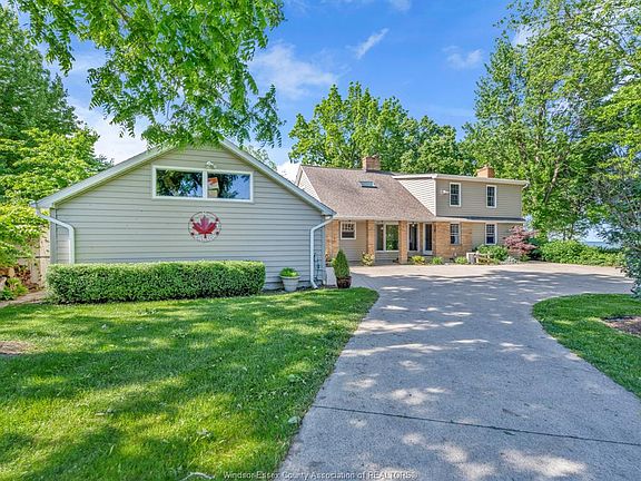 2nd image of 388 Seacliff Dr W