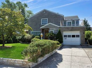 24304 Van Zandt Ave, Little Neck, NY 11362