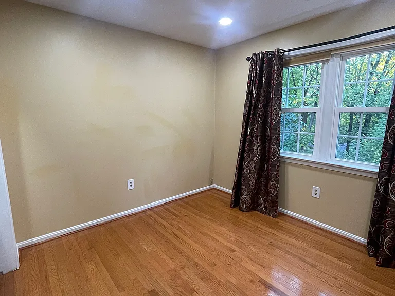 9025 Streamview Ln — Photo 25