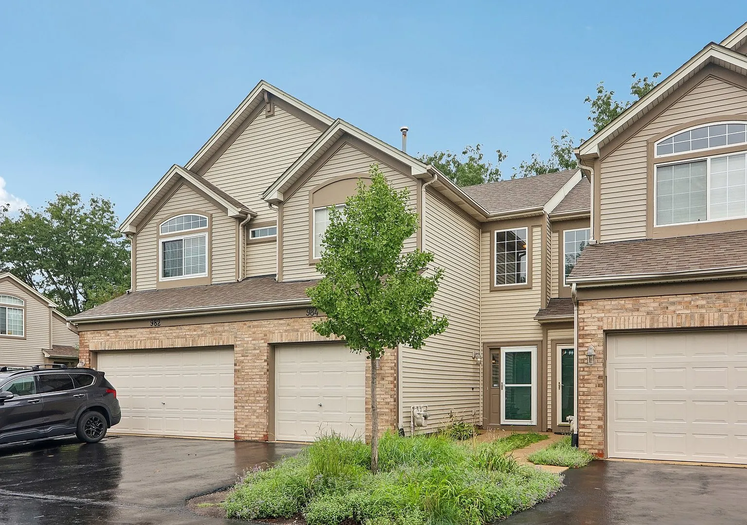 2 bed, 1.5 bath, 1213 sqft, $2,200 — Photo 4