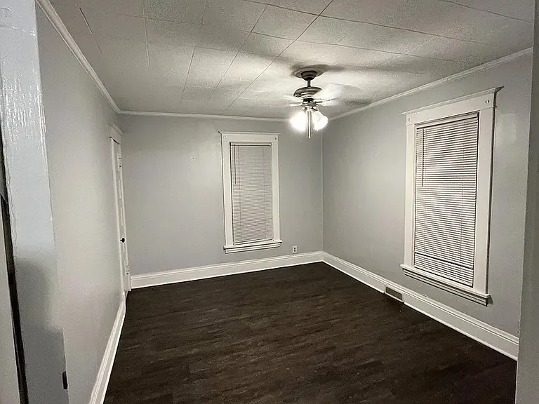 124 E Warren St — Photo 5