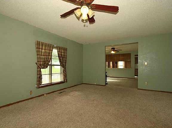 4th image of 1348 E Lincoln Ave