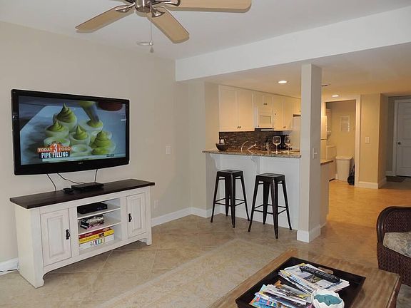 5th image of 11 Tanglewood Dr APT 13