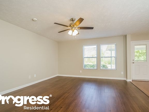 2nd image of 703 Creek Oak Dr