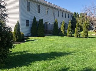 385 Crosswinds Dr, Lititz, PA 17543