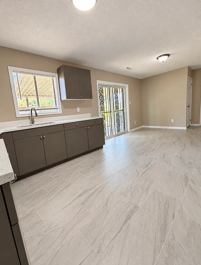 3 bed, 1.5 bath, 1137 sqft, $1,495 — Photo 4