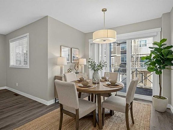 4th image of 307 N Skyview Ranch Grv NE