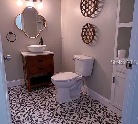 4th image of 1928 Lawson Rd