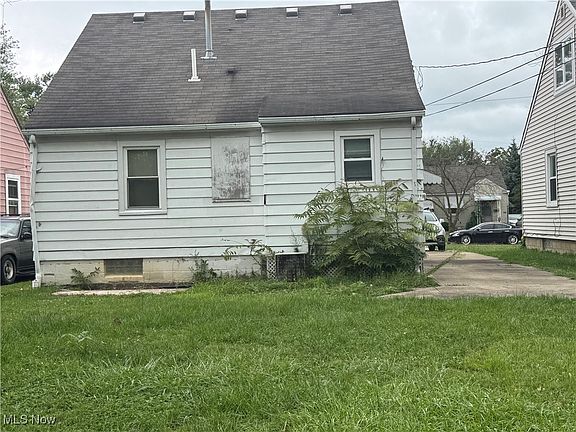 2nd image of 3234 Lincoln St