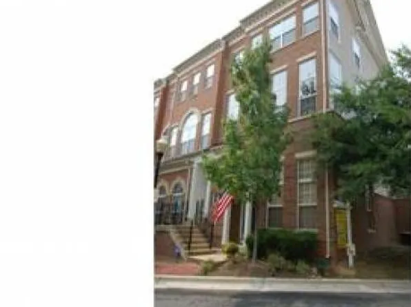 165 Martin Ln, Alexandria, VA 22304
